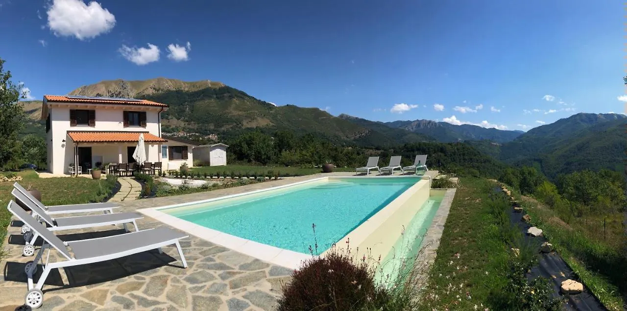 360 Views, Private Infinity Pool, Pisa, Lucca, Florence, Large Garden Casabasciana Villa
