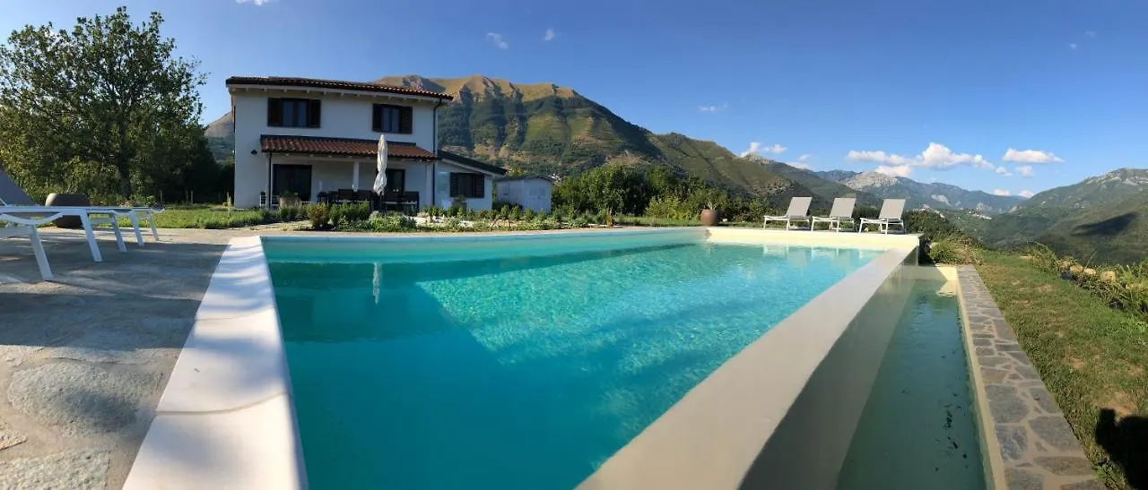 Villa 360 Views, Private Infinity Pool, Pisa, Lucca, Florence, Large Garden Casabasciana